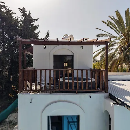Anemone With Private Pool And Jacuzzi In Paphos