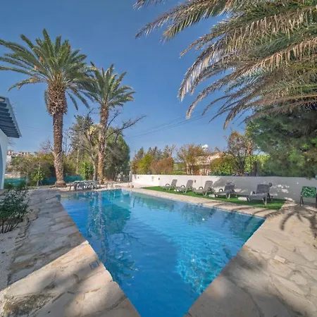 Anemone With Private Pool And Jacuzzi In Paphos